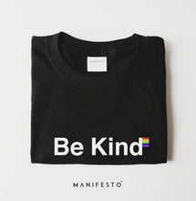 Laden Sie das Bild in den Galerie-Viewer, Manifesto T–shirts
